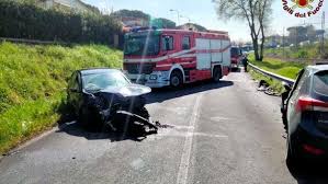 Questa mattina è avvenuto un tragico incidente sulla metro b di roma: Morlupo Incidente Sulla Via Flaminia Scontro Tra 5 Auto Ferita Una Bambina