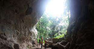 Wichtige archäologische stätten sind kota tampan, bukit jawa in kampung gelok und kampung temelong. Bukit Jawa Laman Sejarah