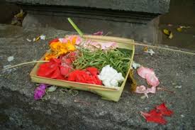 Saat ini, banyak orang tua yang memberi nama anaknya lebih dari satu kata. Nama Bunga Dalam Bahasa Bali