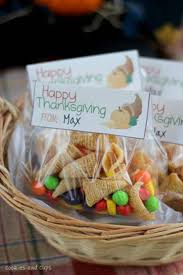Maybe you would like to learn more about one of these? Thanksgiving Party Favors Easy Diy Thanksgiving Party Favor Ideas For Kids For Adults Best Goodie Bags More Fun Ideas Fall Party Favors