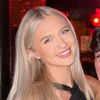 Jessica Macphail's Instagram, Twitter & Facebook