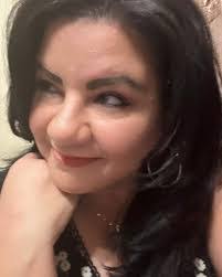 Michelle Laviolette's Instagram, Twitter & Facebook