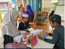 Ustaz dasuki orang tua dan anak. Suami Isteri Kena Saling Melengkapi Paling Penting Solat Berjemaah Kunci Kekal Bahagia Ustazah Isfadiah Suami Keluarga