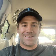 Iris Nadel's Instagram, Twitter & Facebook