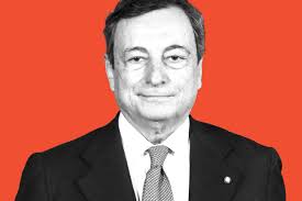 Panda-rijder Draghi betovert Italië met bescheidenheid