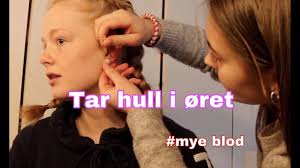 Betennelse i det ytre øret skyldes infeksjon med bakterier eller sopp i huden i øregangen. Blod Fra Oret