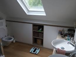 Plusieurs étagères murales peuvent être installées l'une à côté. Menuiserie Sur Mesure Wavre Meuble Sous Pente Salle De Bain Rangement Sur Mesure Placard Evier Robinet Mt Design