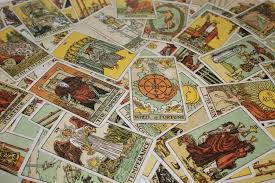 22 kartu disebut arcana mayor dan 56 kartu disebut arcana minor. Tarot Rider Waite Smith Belajar Secara Visual Tarot Telling Indonesia