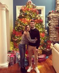 Christian mate pulisic is an american professional football player who plays as an attacker for chelsea fc in the premier league as well pulisic has some pretty interesting tattoos on his body. Christian Pulisic Wiki 2021 Girlfriend Salary Tattoo Cars Houses And Net Worth