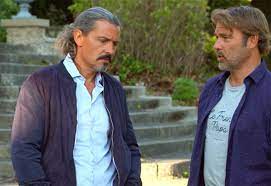 Retrouvez tous les épisodes de la saison 1 de la série tv les mystères de l'amour ainsi que les news, personnages, photos et indiscrétions de tournage. Cathy Et Beatrice Enceintes De Jose Et Le Secret De Sophie Devoile Les Mysteres De L Amour 19x01 Du 03 11 2018 Nouveautes Tele Com