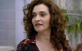 Megan flagra Jonas com Verônica