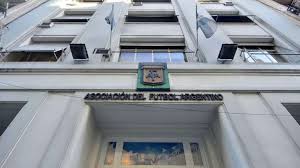 La AFA dictó una reducción de penas para todos los jugadores suspendidos |  TN