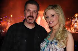 2 holly madison social profiles/links. Holly Madison Pasquale Rotella Divorce Reason Exposed