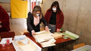 Las vocales, plural de vocal, originada en el latín vocalis, deriva de vox cuyo significado es sonido ejecutado con la boca, más específicamente un vocal de mesa es el ciudadano que es designado a cumplir principalmente la función de recibir los votos que emitan los electores, y de realizar el. Fuiste Vocal De Mesa En Mayo Revisa Si Tienes Que Serlo En La Segunda Vuelta De Gobernadores Meganoticias