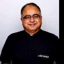 Pic at the Longe with Joe and Stephanie Mauceri that are friends from my  Oasis days. via Whova event app https://lnkd.in/eegXFRUn