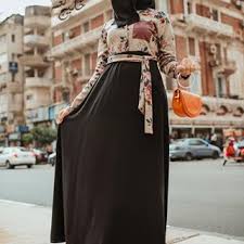 فستان انيق جدااا شمواه مشجر ومن تحت كريب خليجى راااائع ومطعم بجيب جلد نبيتى Price 590le Taken By Medoz Ph S Fashion Niqab Fashion Formal Dresses Long