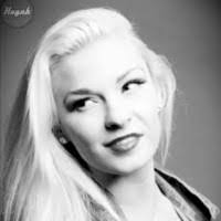 Erin Beane's Instagram, Twitter & Facebook