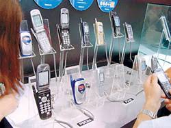 Companiile de telefonie mobilă îşi încetinesc programele de dezvoltare din cauza congestionării reţelelor. Romania Va Beneficia De Prima Retea De Telefonie Mobila Prin Tehnologie Cdma Ziarul Curentul