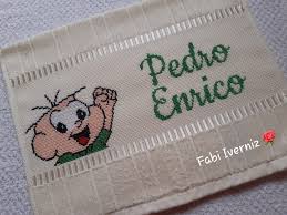 As letras em ponto cruz são muito utilizadas para bordar nomes e brasões em peças como: Toalhinha De Mao Cebolinha Ponto Cruz Anchor 403 227 01 06 E 9046 Grafico Monique No Pont Toalhas Bordadas Bordado Ponto Cruz Infantil Bordado Ponto Cruz