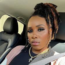 Who said shoulder length locs cant be pulled up?? Im loving this pineapple  look