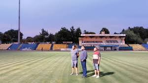 The stadium holds 23,000 people. Afc DunÄƒrea CÄƒlÄƒraÈ™i NocturnÄƒ Pe Stadionul Ion ComÈ™a Din CÄƒlÄƒraÈ™i Facebook