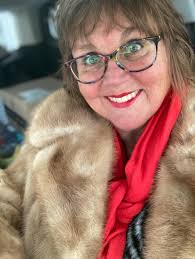 Is wearing red a warning label for how hot things are about to get? 😈