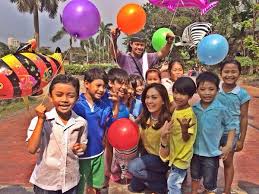 He said he and his family have been living here since 2011. Karen Davila On Twitter Luneta Naman At The Abscbn Summer Station Id Shoot Http T Co Pg5ablhr5e