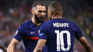 Al fin y al cabo, los galos quieren recuperan la inversión que realizaron en su momento por el ex del monaco. Benzema Lanza Un Nuevo Guino Al Caso Mbappe En Dias Claves Para La Negociacion De Su Fichaje