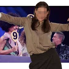 14 prominente kandidaten wollen auf dem tanzparkett beweisen, dass rhythmus in ihnen steckt. Let S Dance Rtl Beliebte Schauspielerin 2021 Dabei Video Gibt Hinweis Let S Dance