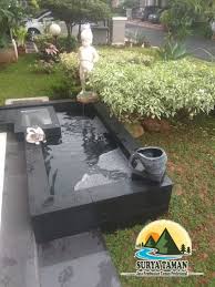 Nah, supaya tampilan eksterior rumah lebih impresif, kamu bisa meniru sejumlah inspirasi desain kolam ikan minimalis batu alam berikut ini. Tukang Kolam Minimalis Jasa Pembuatan Kolam Minimalis Surya Taman