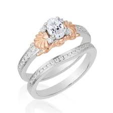 Enchanted Disney Fine Jewelry Bs2361wp4wdsin 14kwp 0 75ct Ariel Shell Bridal Set As Disney Fine Jewelry Enchanted Disney Fine Jewelry Wedding Rings Engagement