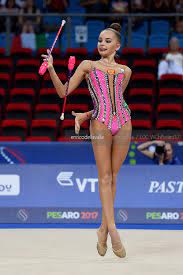 Дина — только вторая, мы проиграли в художественной — сестрам авериным легче, потому что их двое. Obzor Samyh Interesnyh Kupalnikov Na Chempionate Mira 2017 V Pezaro Tancuyushie