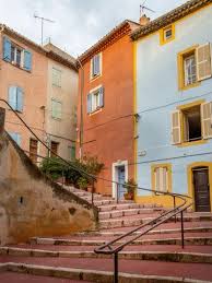 Guide De Vacances En Provence Dans Les Bouches Du Rhone Vacances Provence Ville France Aubagne