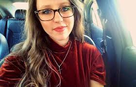 Cassie Beebe's Instagram, Twitter & Facebook