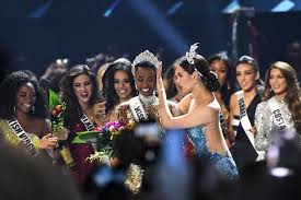 Miss Universe South Africa S Zozibini Tunzi Takes The Crown Beauty Pageant Brown Skin Girls Beauty Inspiration