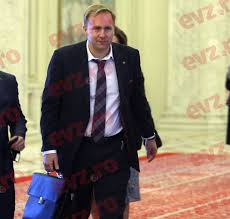 Andrei baciu a fost numit secretar de stat la ministerul sănătăţii. Oug Pe SÄƒnÄƒtate CorespondenÈ›a SecretÄƒ Dintre Ministrul SÄƒnÄƒtÄƒÈ›ii È™i Andrei Baciu Evenimentul Zilei
