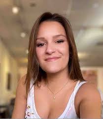 Nicole Ragsdale's Instagram, Twitter & Facebook