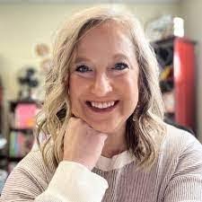 Lori Howton's Instagram, Twitter & Facebook