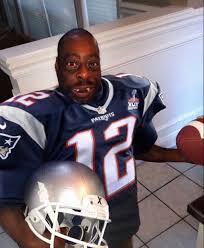 Check out this biography to know more about his childhood, family life one of stern's best guests, beetlejuice sang the original song 'this is beetle' on the show in late 2004 and was awarded his own talk show by the. Pin By Aiyanna Mcdaniel On Beetlejuice Beetlejuice Green Kids Falling Beetlejuice