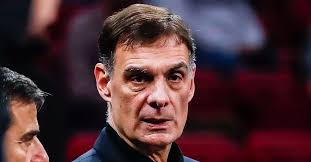 Γιατί ο Μπαρτζώκας κράτησε τον Έβανς εκτός. Τι αποφάσισε την τελευταία  στιγμή