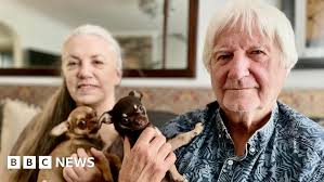 Man called 999 from outside Maidstone Hospital 'as no-one helped'