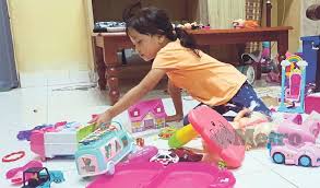 Menurut perkongsian pakar patologis pertuturan bahasa, cik aishah kassim, jika kita perasan, mainan dicipta dengan rupa dan fungsi yang berbeza. Latih Anak Mengemas