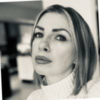 8 "Julia Reingold" profiles