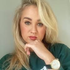 Stacey Dutton's Instagram, Twitter & Facebook