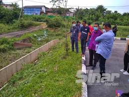 By hafez_hisham banjir kilat yang berlaku terutamanya di bandar disebabkan pembuangan samapah dan sisa industri ke sungai dan parit. Langkah Komprehensif Diambil Atasi Banjir Kilat