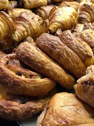 Trouver Le Meilleur Patissier A Marseille Pour Commander Un Gateau Au Chocolat Boulangerie Patisserie La Fabrique La pétillante julia vignali, le chef étoilé préféré des français, cyril lignac, et l'incontournable blogueuse et auteur de.