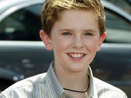 Charlie Et La Chocolaterie Qu Est Devenu Freddie Highmore Le Petit Charlie