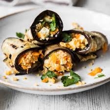 Leicht Und Low Carb Gefullte Aubergine Caprese Rezept Rezepte Auberginenrollchen Couscous