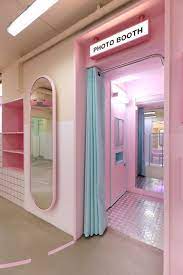 Step In Salon Interior Design Salon Decor Aesthetic Rooms