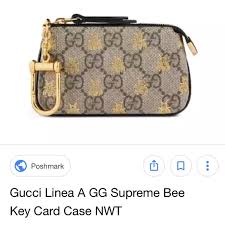 This is an authentic gucci gg supreme monogram key case in brown. Gucci Key Pouch Off 72 Www Amarkotarim Com Tr